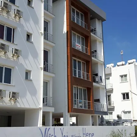 Fivefingers Apartament *