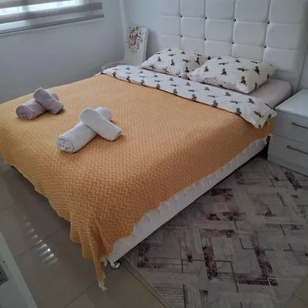 Fivefingers Apartman